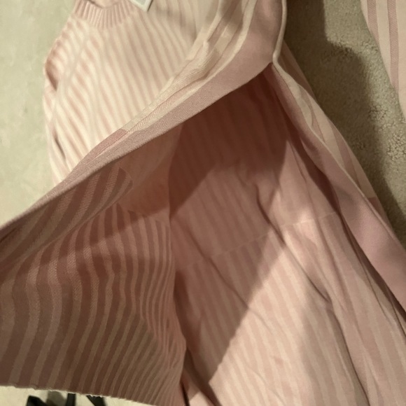 Club Monaco new sweater with tags size small - Picture 6 of 6